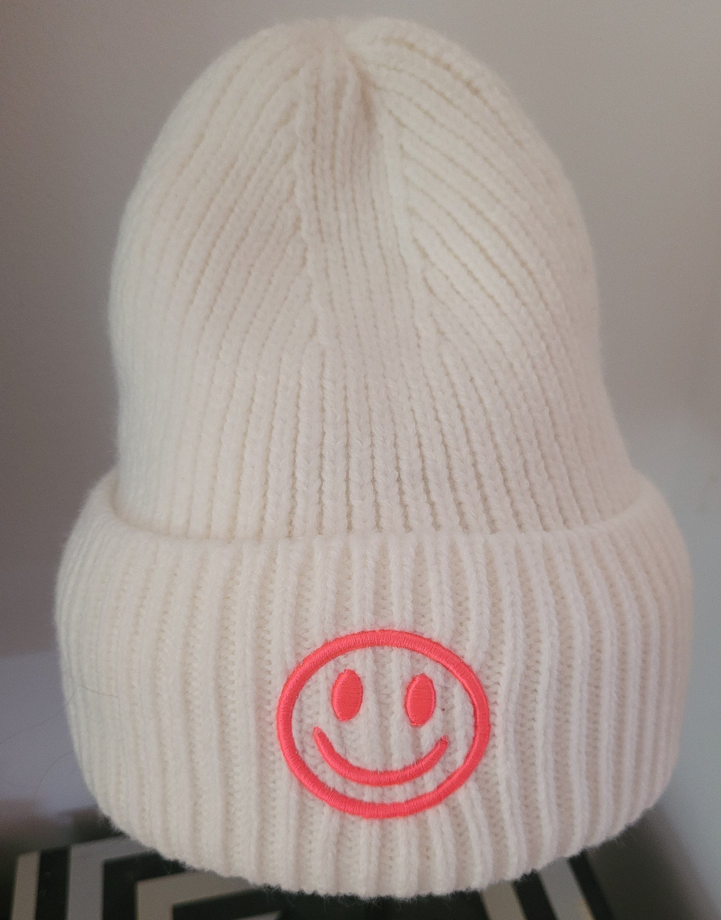 Strickmütze "Neon Smiley"